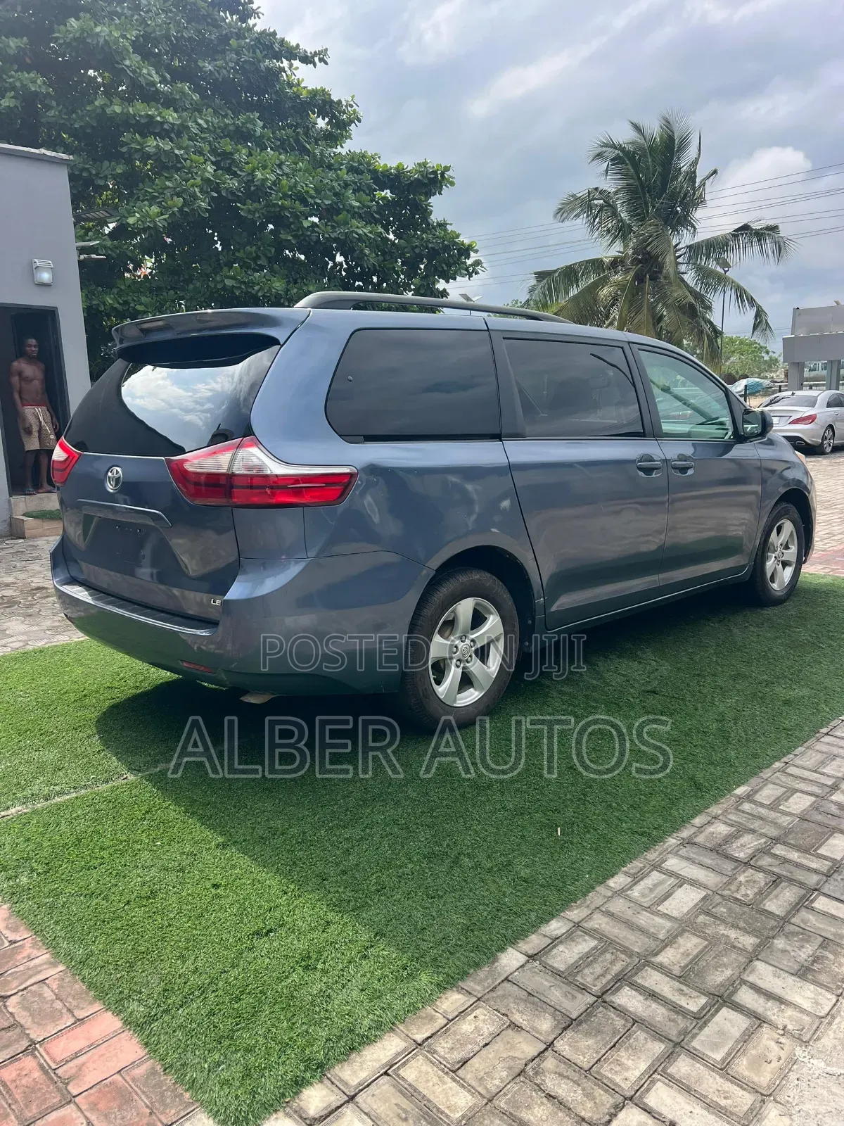 Toyota Sienna LE 7 Passenger Mobility (3.5L 6cyl 6A) 2016 Blue