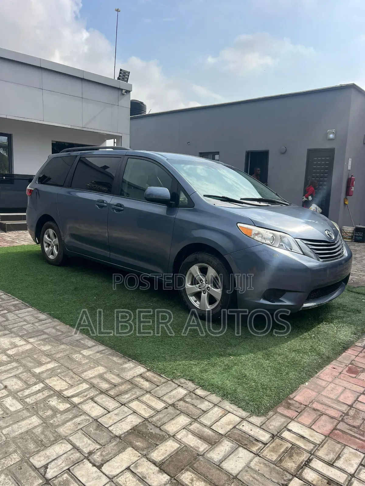 Toyota Sienna LE 7 Passenger Mobility (3.5L 6cyl 6A) 2016 Blue