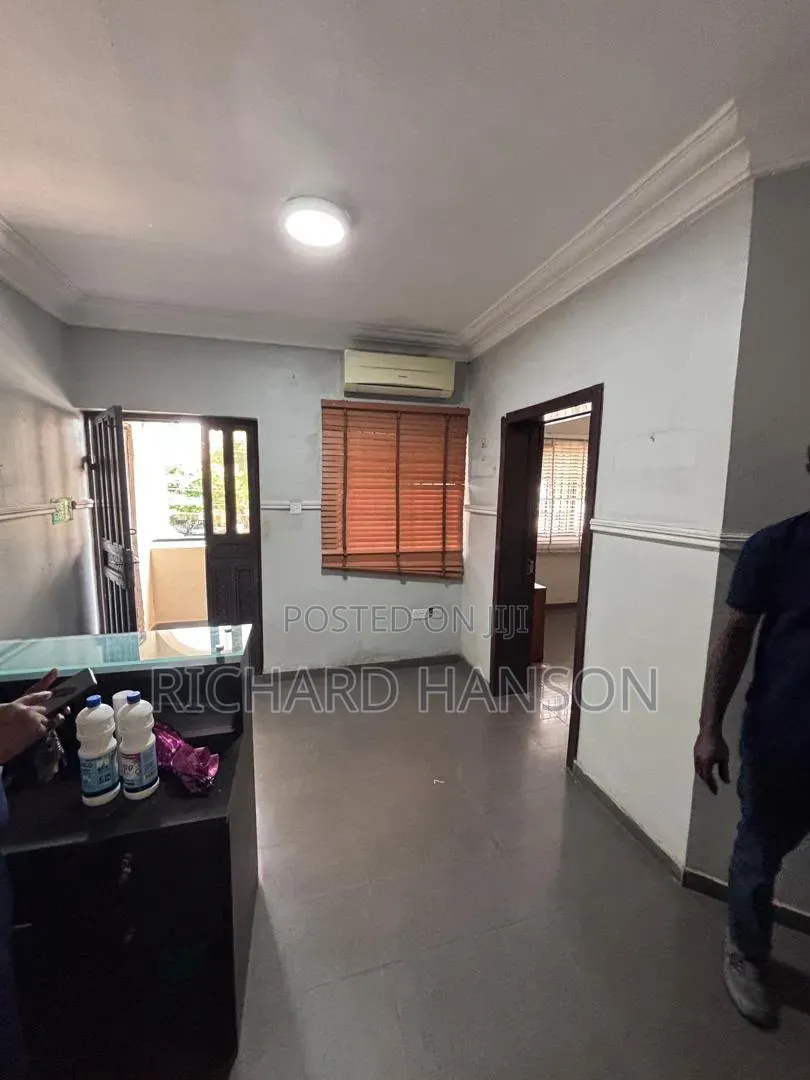 Commercial 3BED V.I, LAGOS 30m Rent