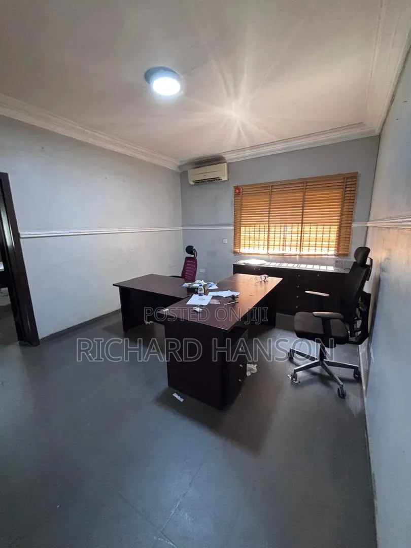 Commercial 3BED V.I, LAGOS 30m Rent