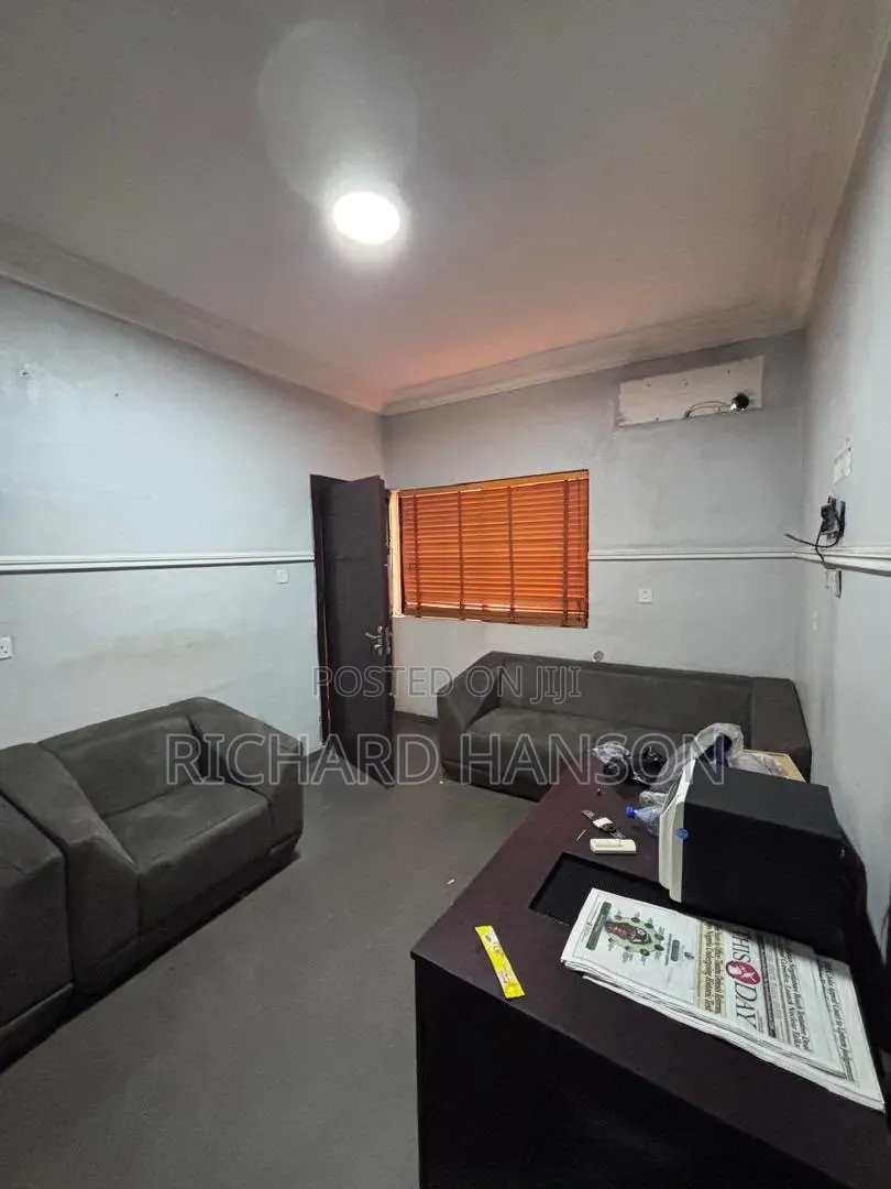 Commercial 3BED V.I, LAGOS 30m Rent