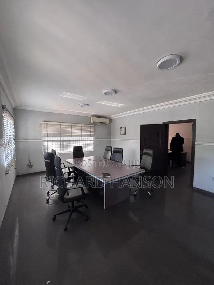 Commercial 3BED V.I, LAGOS 30m Rent