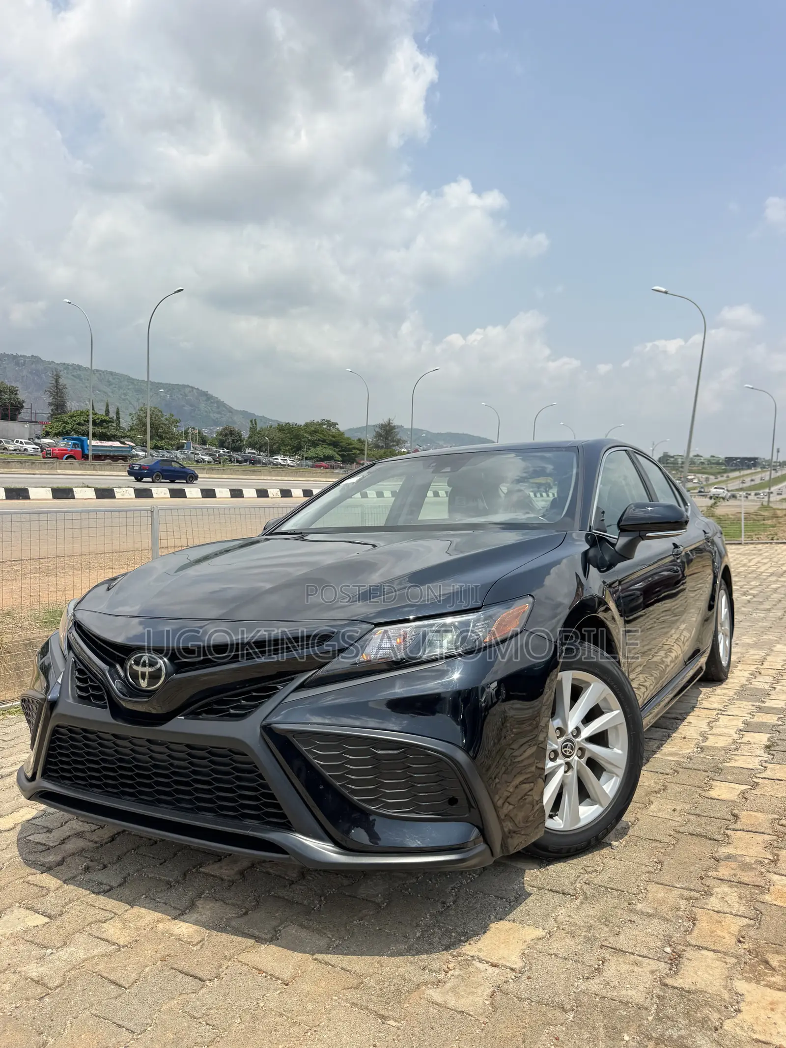 Toyota Camry SE 2022 Black