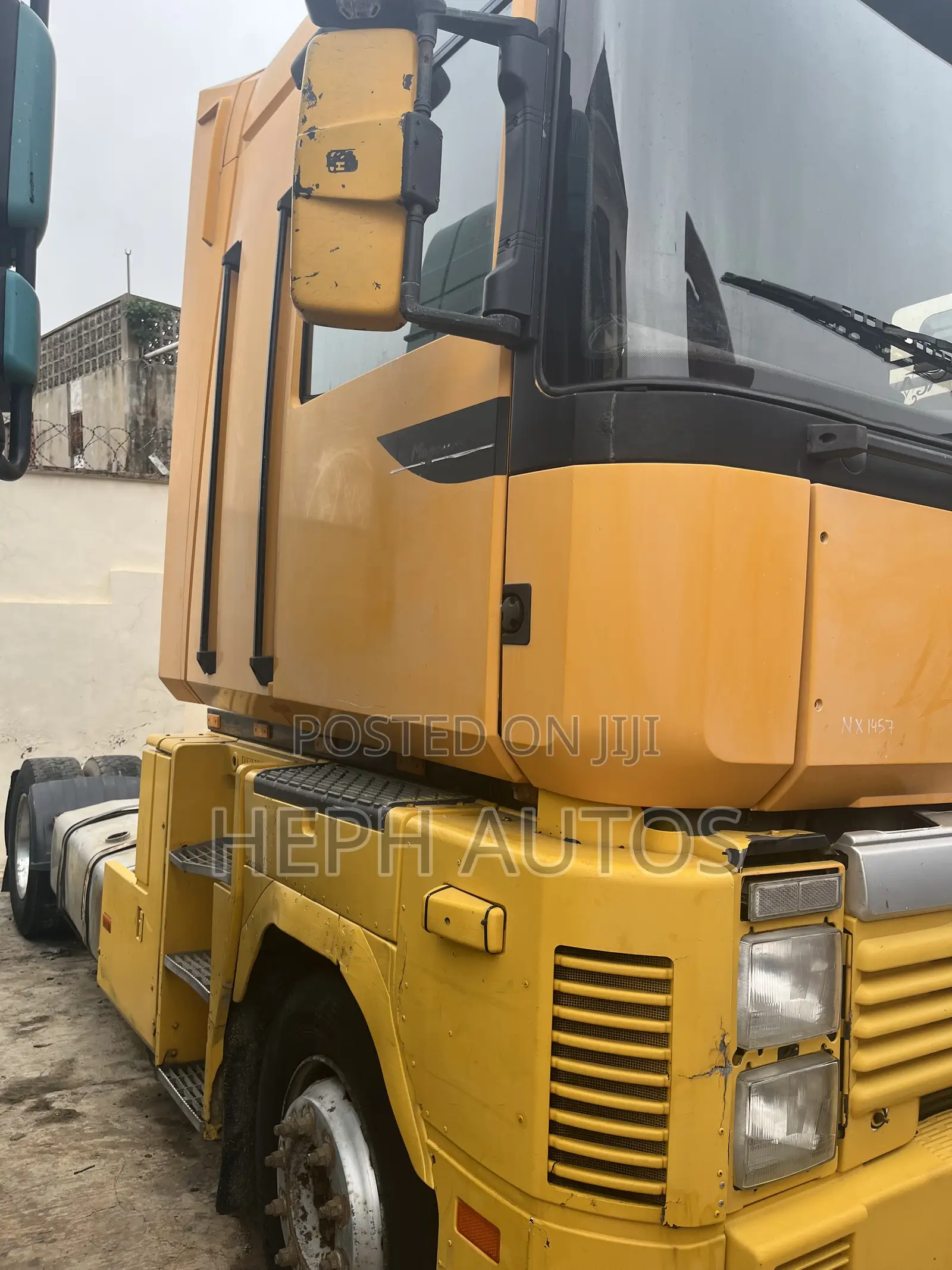 Neat Renault AE Trailer Head
