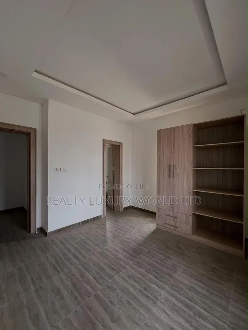 6bdrm Duplex in Guzape District for sale