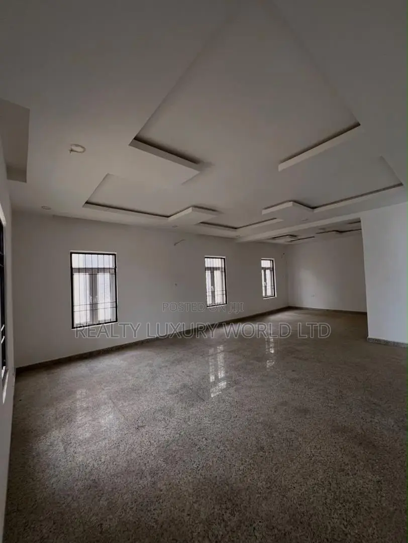 6bdrm Duplex in Guzape District for sale