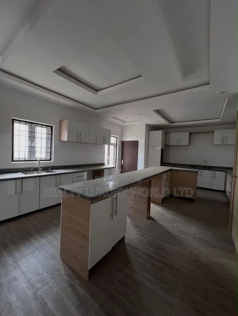 6bdrm Duplex in Guzape District for sale