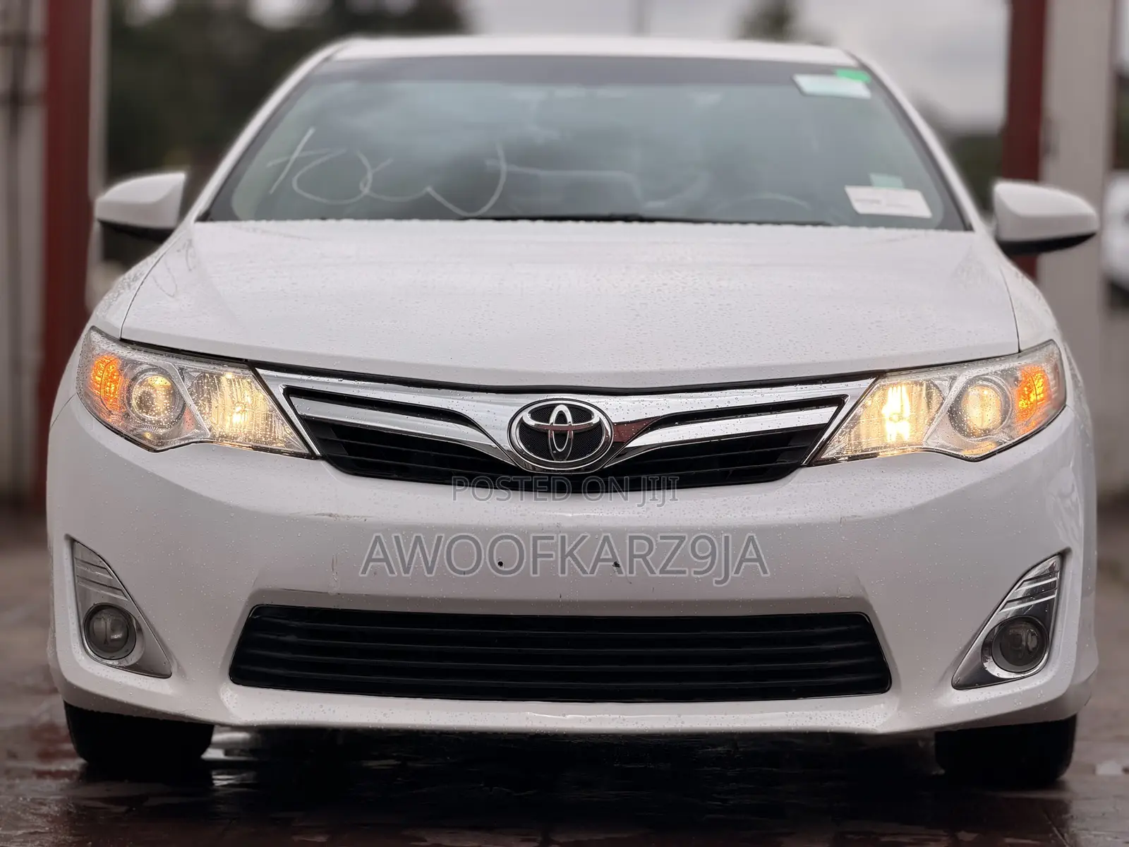 Toyota Camry XLE 4dr Sedan (2.5L 4cyl 6A) 2014 White