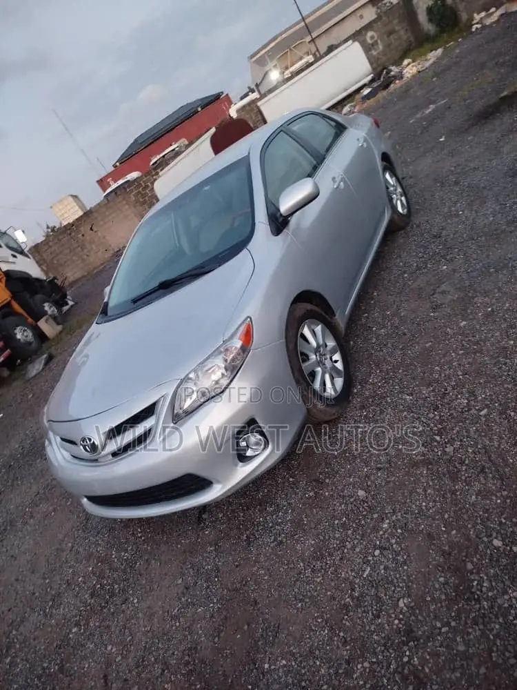Toyota Camry 2011 Silver