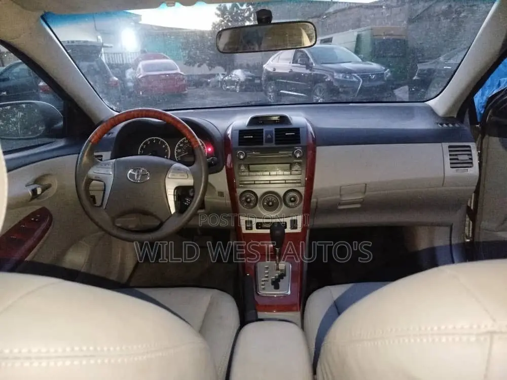 Toyota Camry 2011 Silver