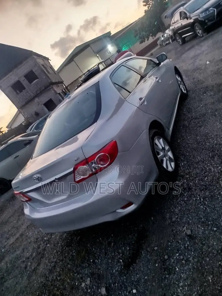 Toyota Camry 2011 Silver