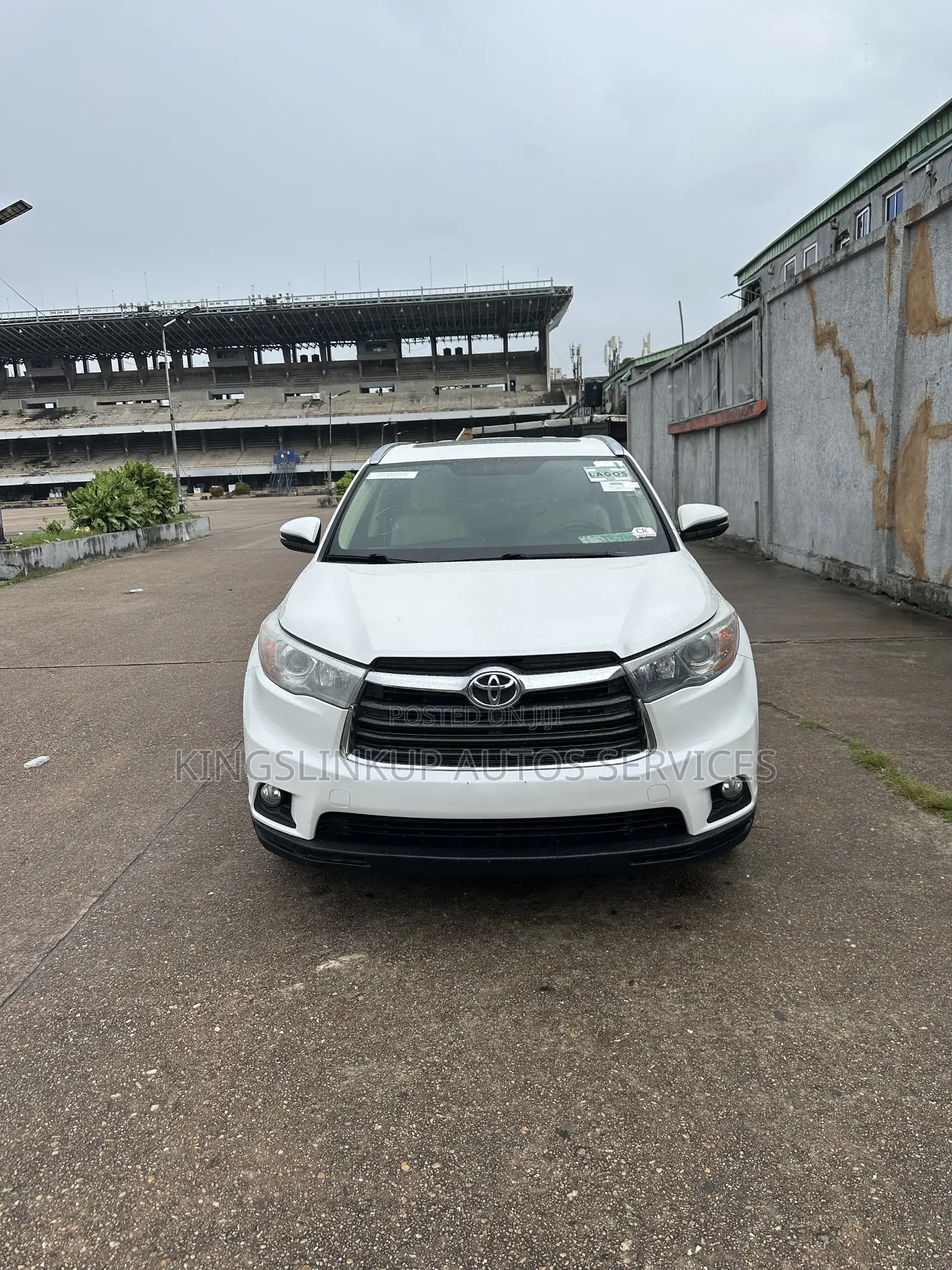 Toyota Highlander XLE 4dr SUV AWD (3.5L 6cyl 6A) 2015 Beige