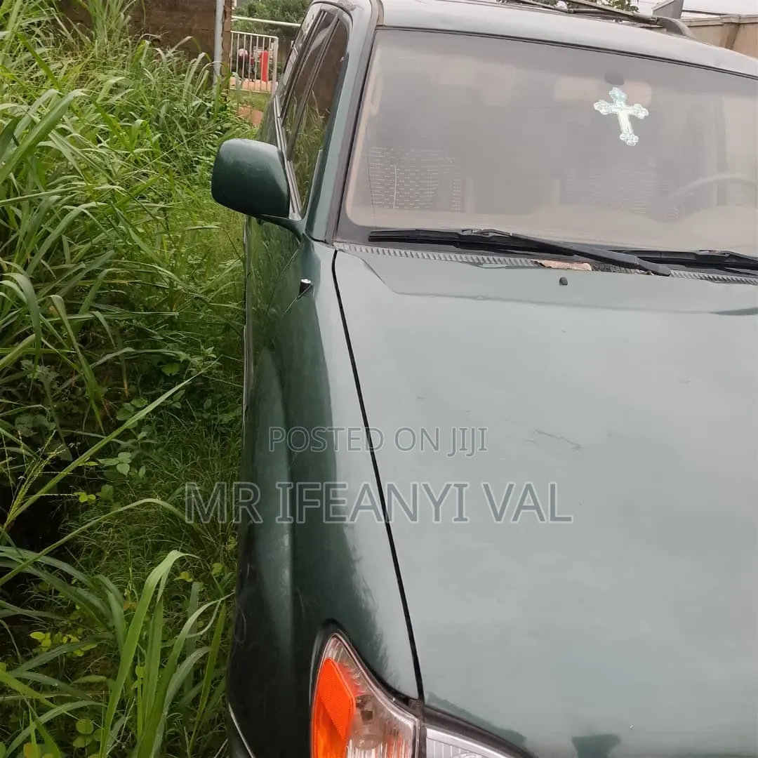 Lexus LX 470 AWD 2002 Green