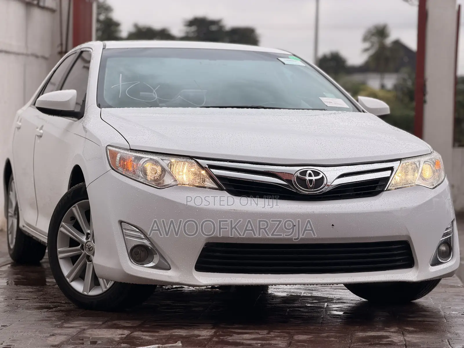 Toyota Camry XLE 4dr Sedan (2.5L 4cyl 6A) 2014 White