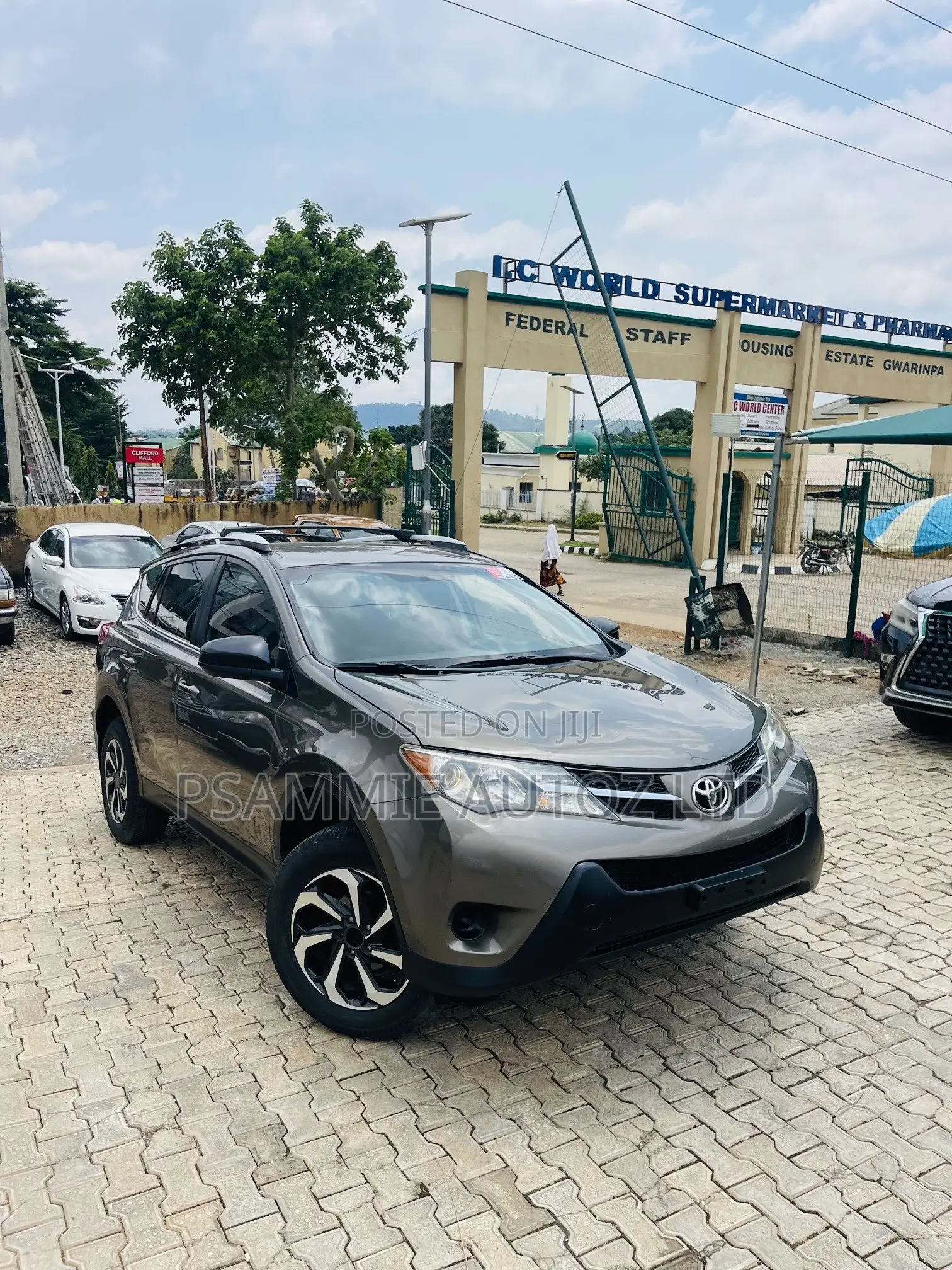 Toyota RAV4 LE 4dr SUV AWD (2.5L 4cyl 6A) 2015 Brown