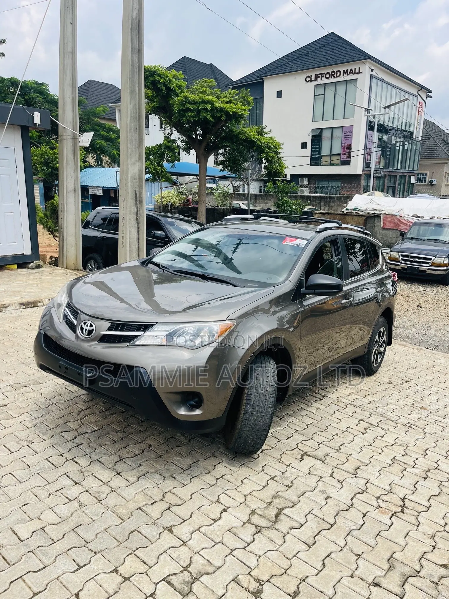 Toyota RAV4 LE 4dr SUV AWD (2.5L 4cyl 6A) 2015 Brown