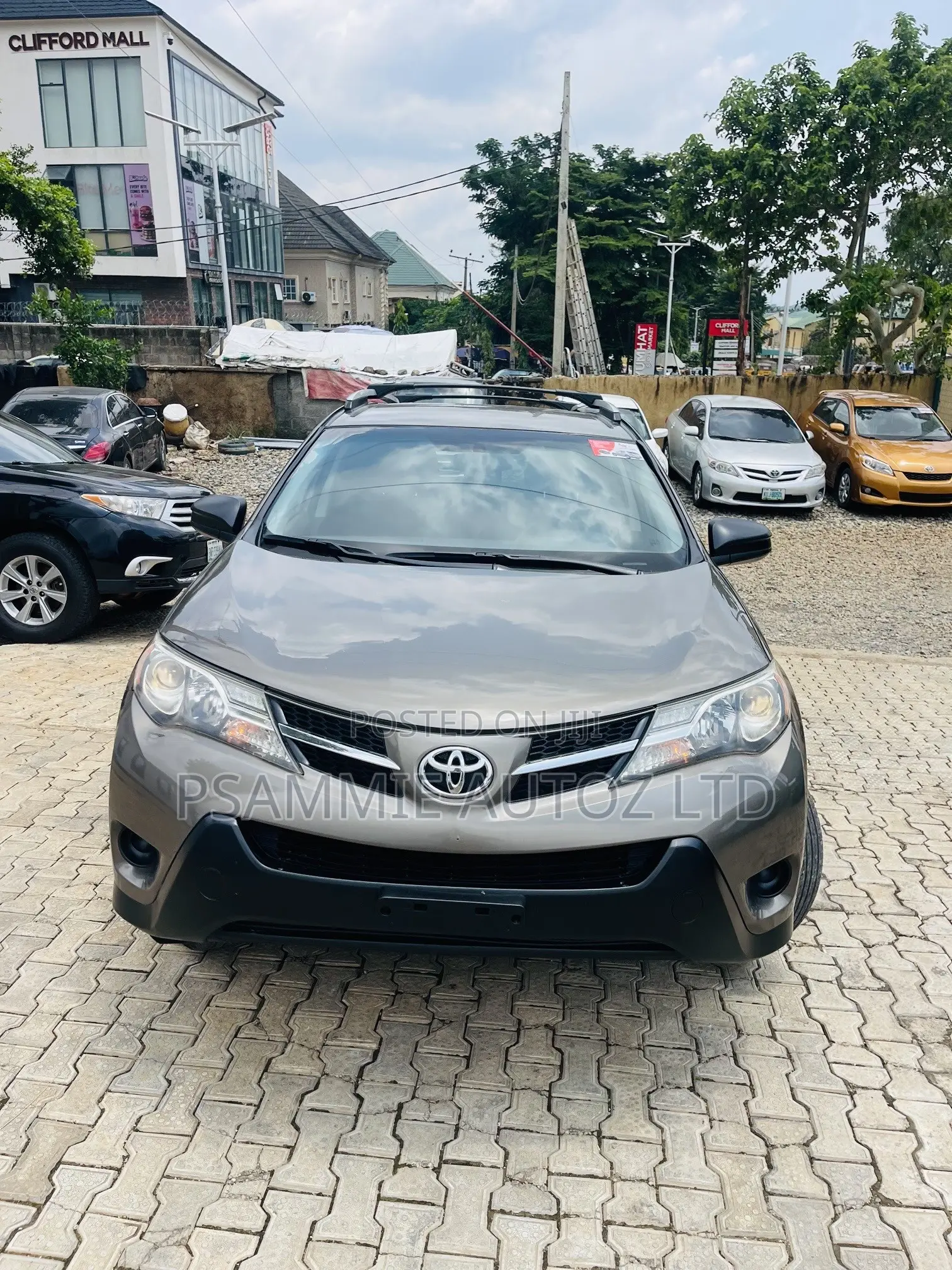 Toyota RAV4 LE 4dr SUV AWD (2.5L 4cyl 6A) 2015 Brown