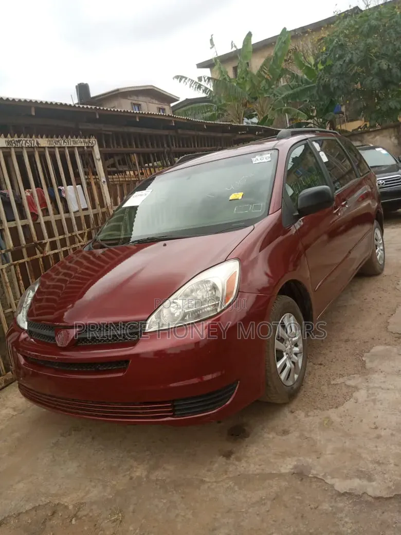 Toyota Sienna LE AWD 2005 Red