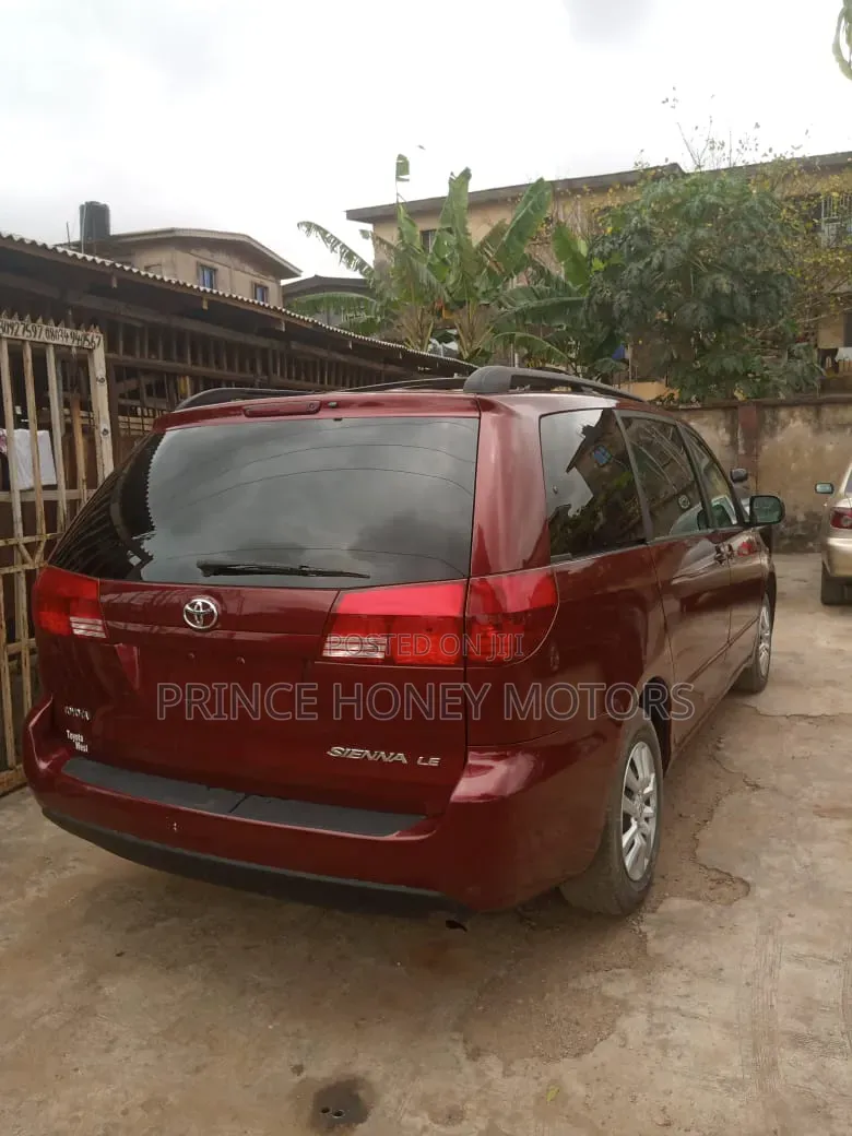 Toyota Sienna LE AWD 2005 Red