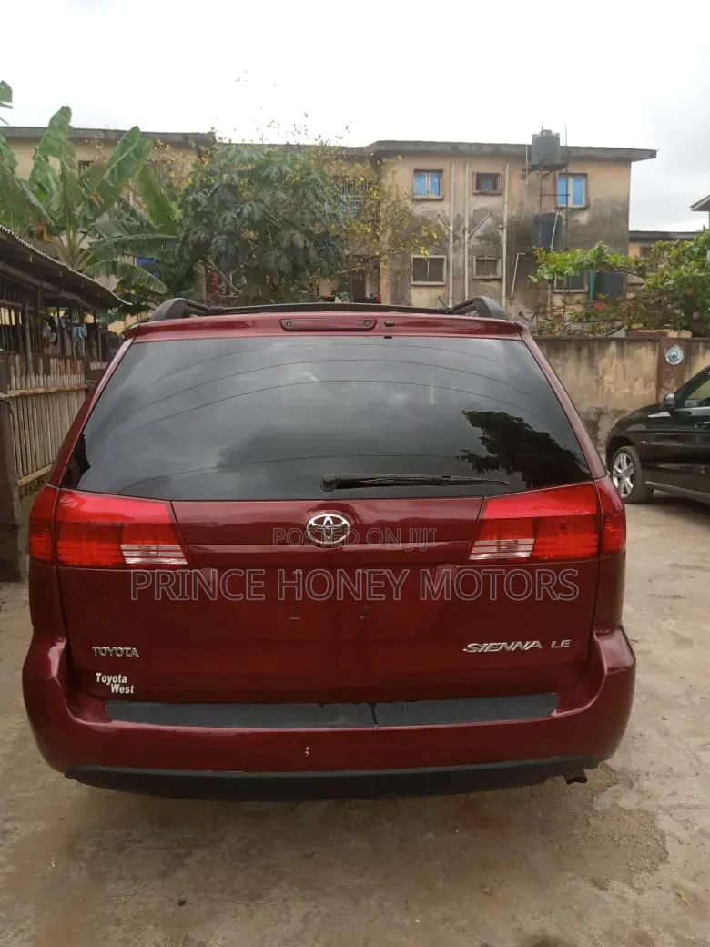 Toyota Sienna LE AWD 2005 Red