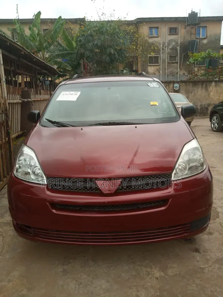 Toyota Sienna LE AWD 2005 Red