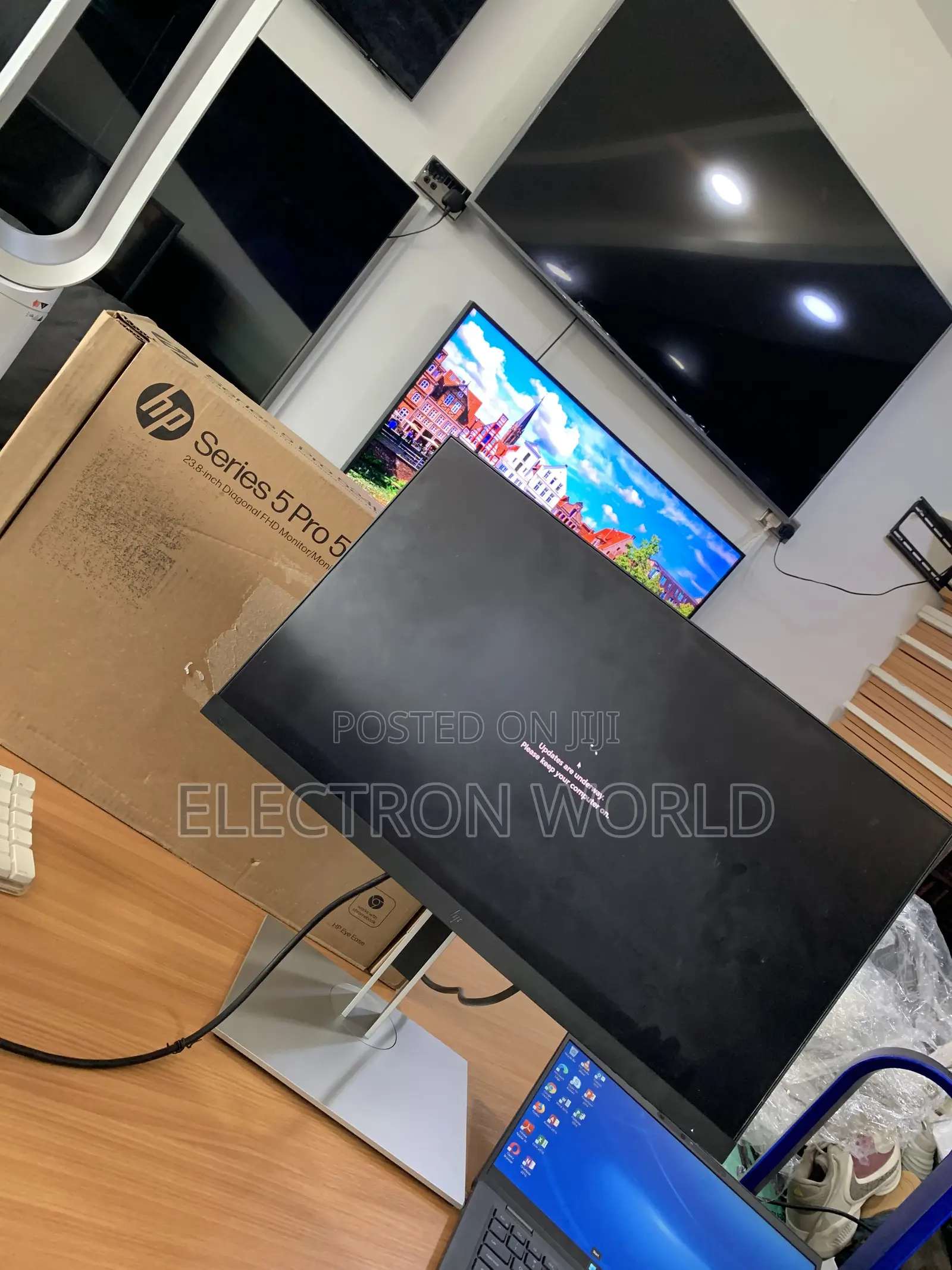 HP 24-Inch Full HD Business Monitor With a Slim Bezel