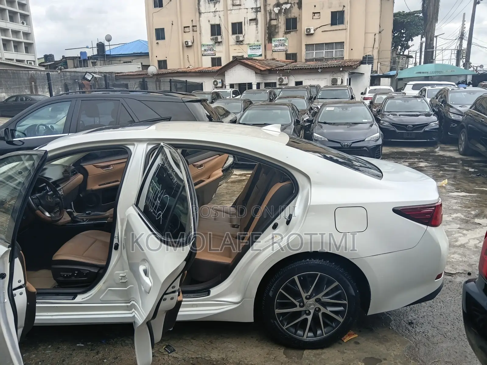 Lexus ES 350 FWD 2016 White