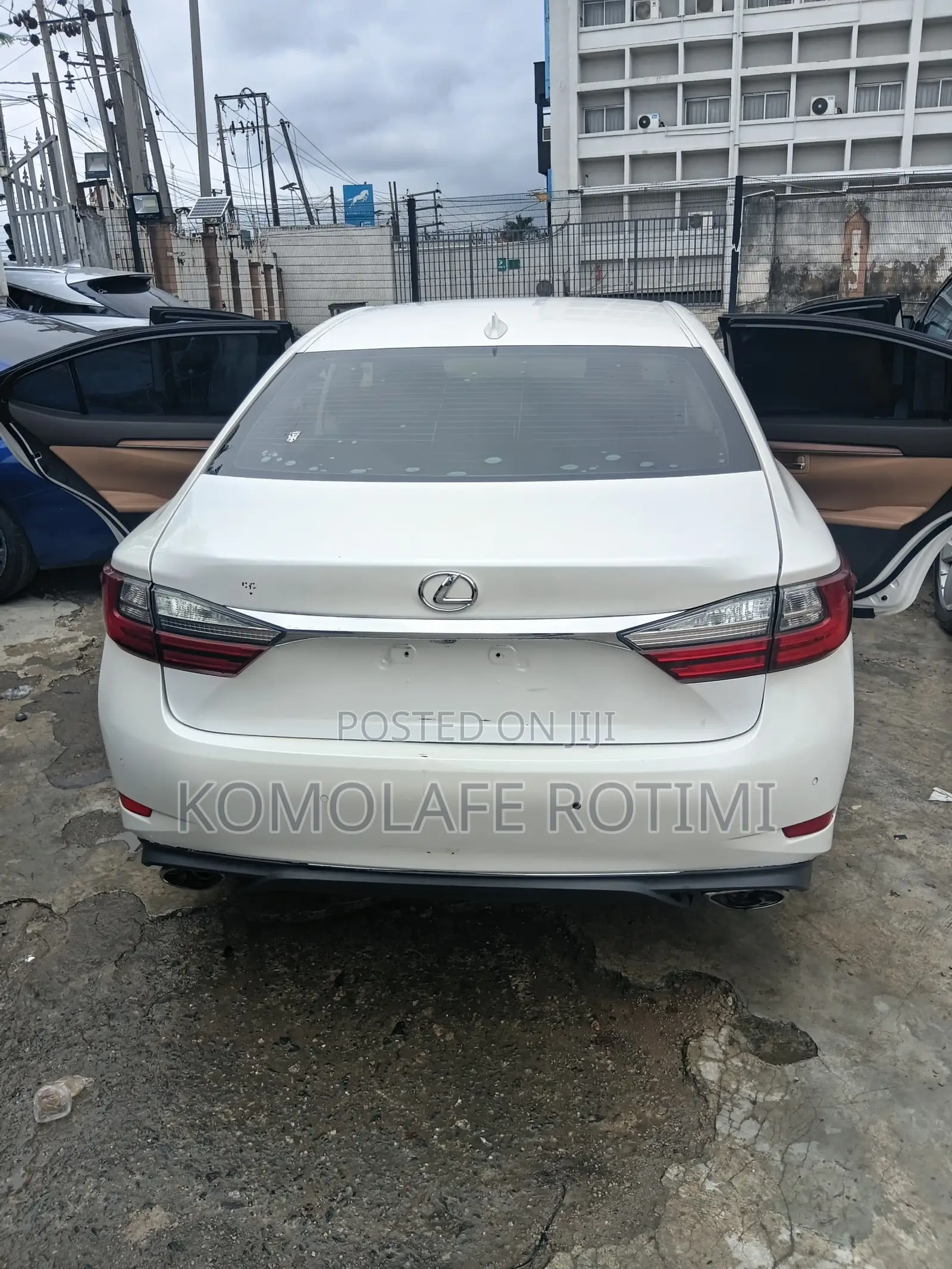 Lexus ES 350 FWD 2016 White