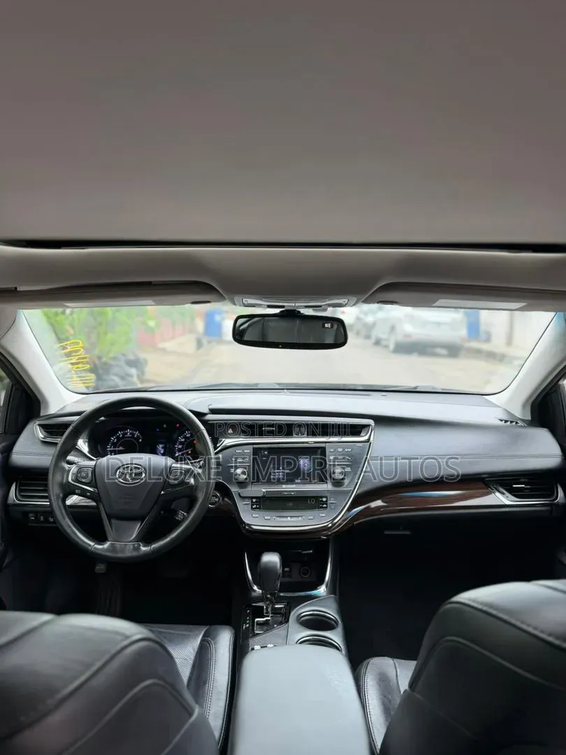 Toyota Avalon Limited Sedan FWD (3.5L 6cyl 6A) 2013 Burgundy