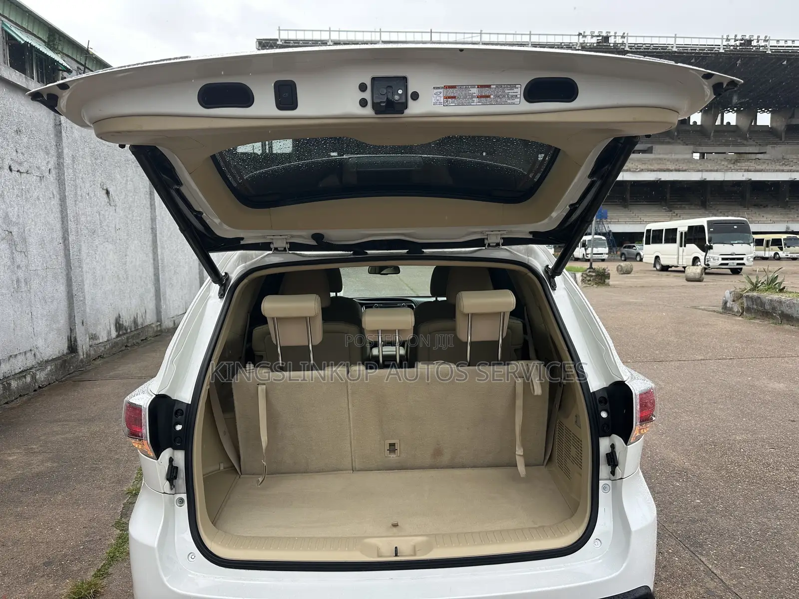Toyota Highlander XLE 4dr SUV AWD (3.5L 6cyl 6A) 2015 Beige