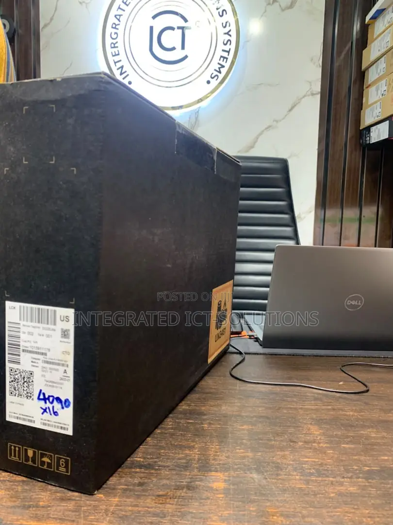 New Laptop Dell 32GB Intel Core Ultra 9 SSD 2T