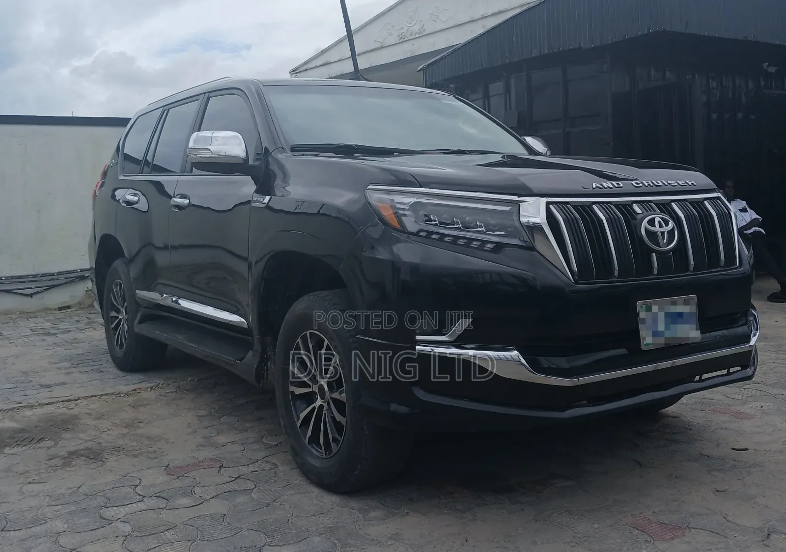 Toyota Land Cruiser 4.0 V6 DLX 2013 Black