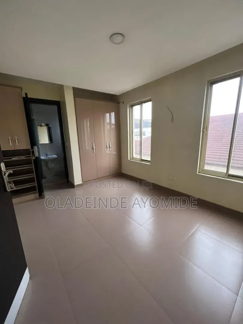 3bdrm Penthouse in Victoria Island Extension for rent