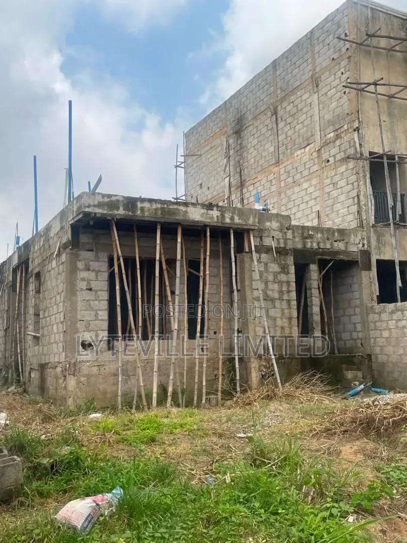 4bdrm Duplex in Life Camp for Sale