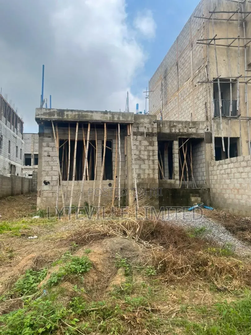 4bdrm Duplex in Life Camp for Sale