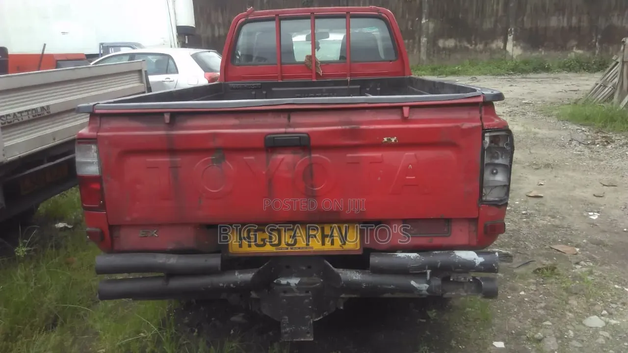 Toyota Hilux 2.5 Cab 2005 Red