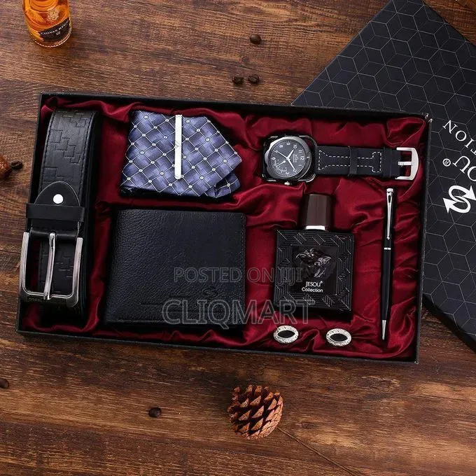 7-Piece Gift Set - Collection Box for Men With Accessories