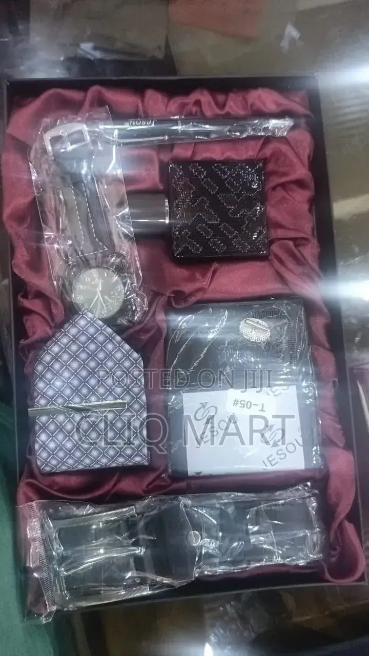 7-Piece Gift Set - Collection Box for Men With Accessories