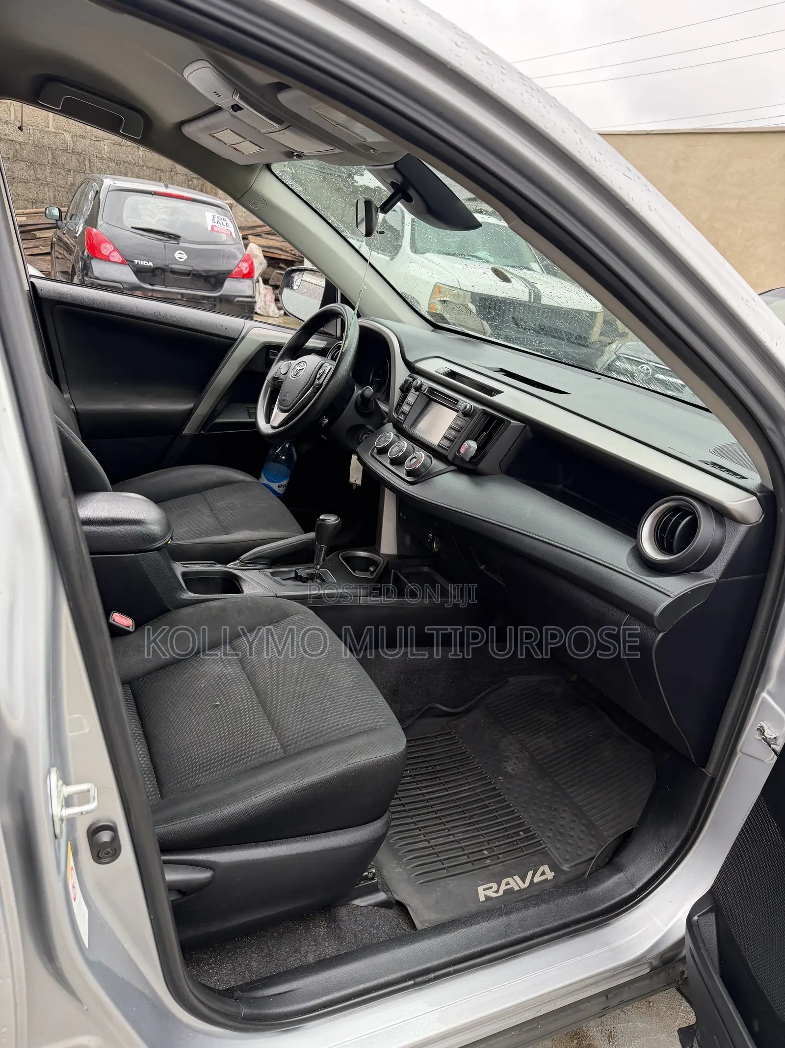 Toyota RAV4 LE 4dr SUV AWD (2.5L 4cyl 6A) 2018 Silver
