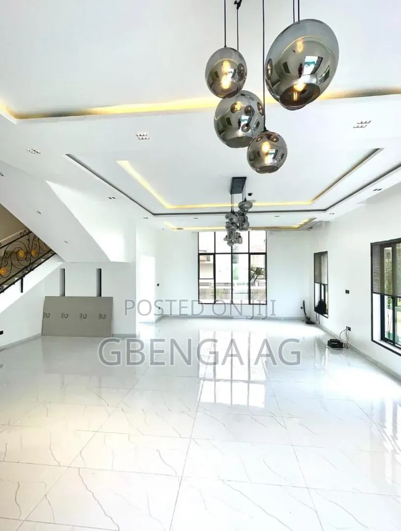Furnished 6bdrm Duplex in Chevron Lekki Lagos for sale