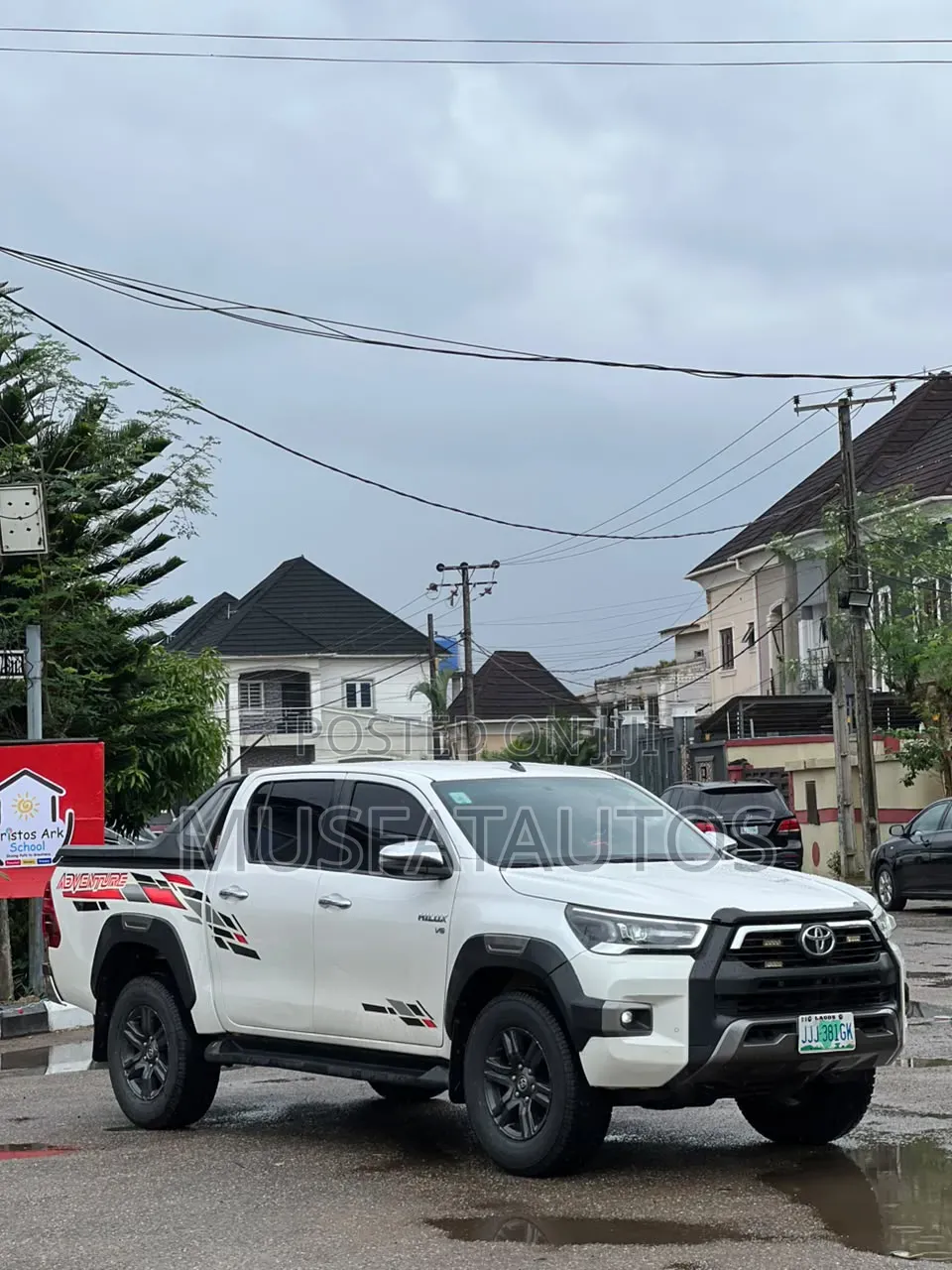 Toyota Hilux 2021 White