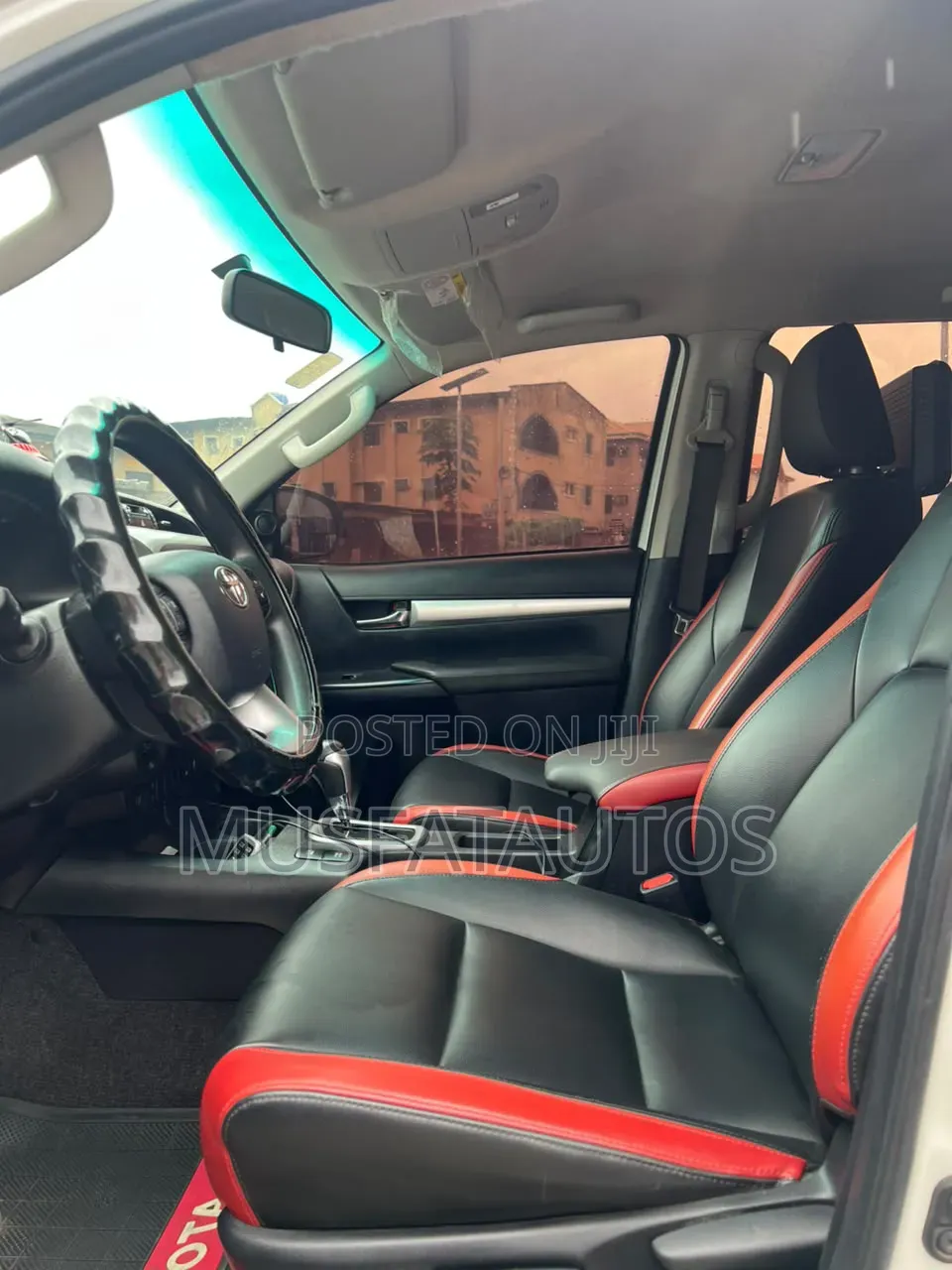 Toyota Hilux 2021 White