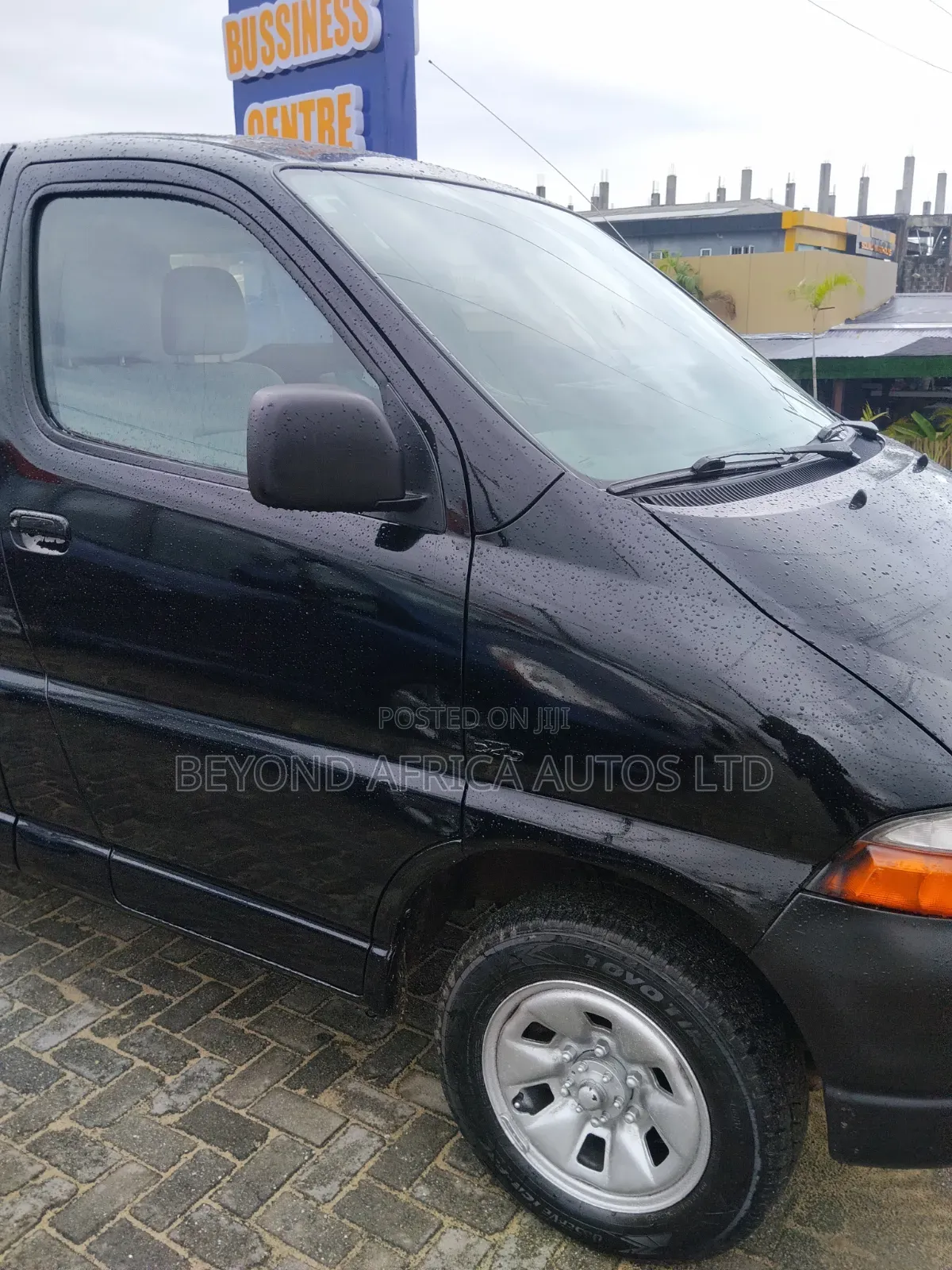 Toyota Grand HiAce 2002 Black