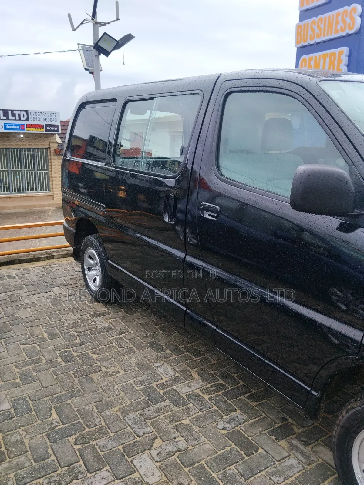Toyota Grand HiAce 2002 Black