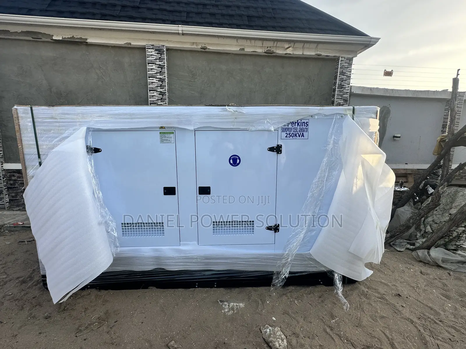 Sp250KVA Perkins Soundproof Diesel Generator 100% Copper Coil