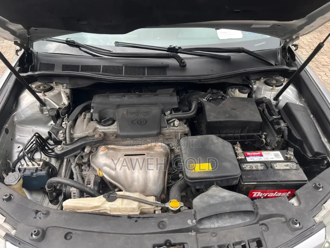 Toyota Camry SE 4dr Sedan (2.5L 4cyl 6A) 2013 Gray
