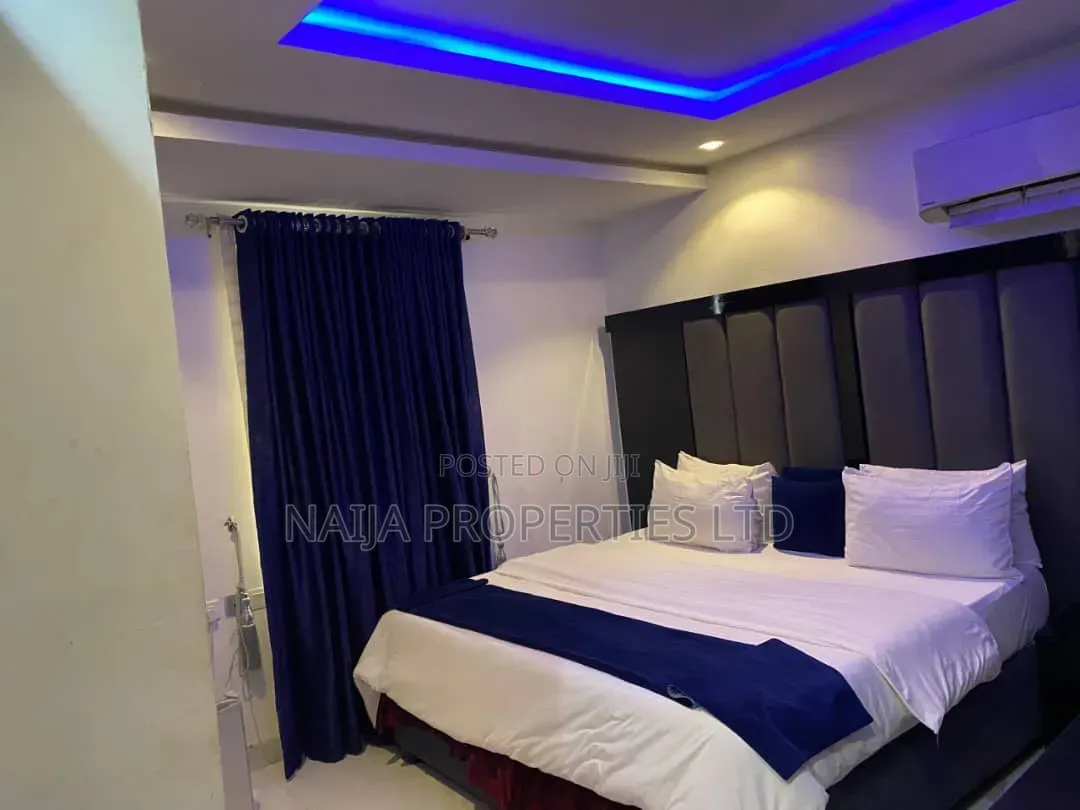 Furnished Studio Apartment in Off Akin Adesola for rent