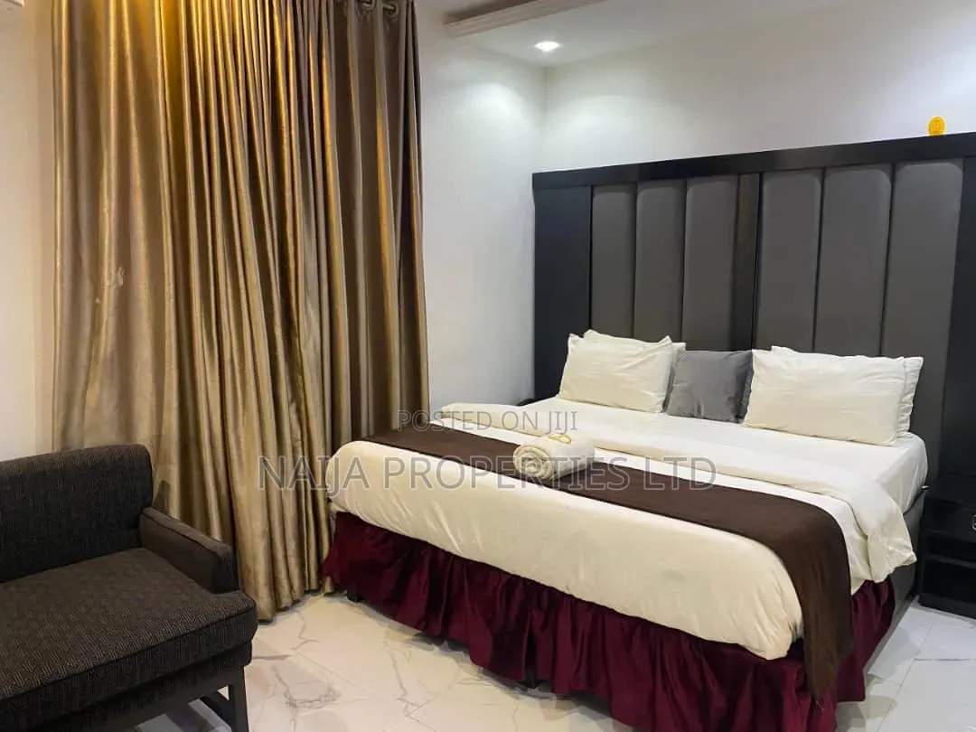 Furnished Studio Apartment in Off Akin Adesola for rent