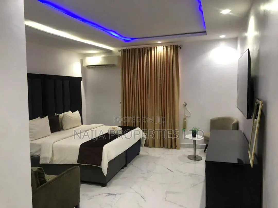 Furnished Studio Apartment in Off Akin Adesola for rent