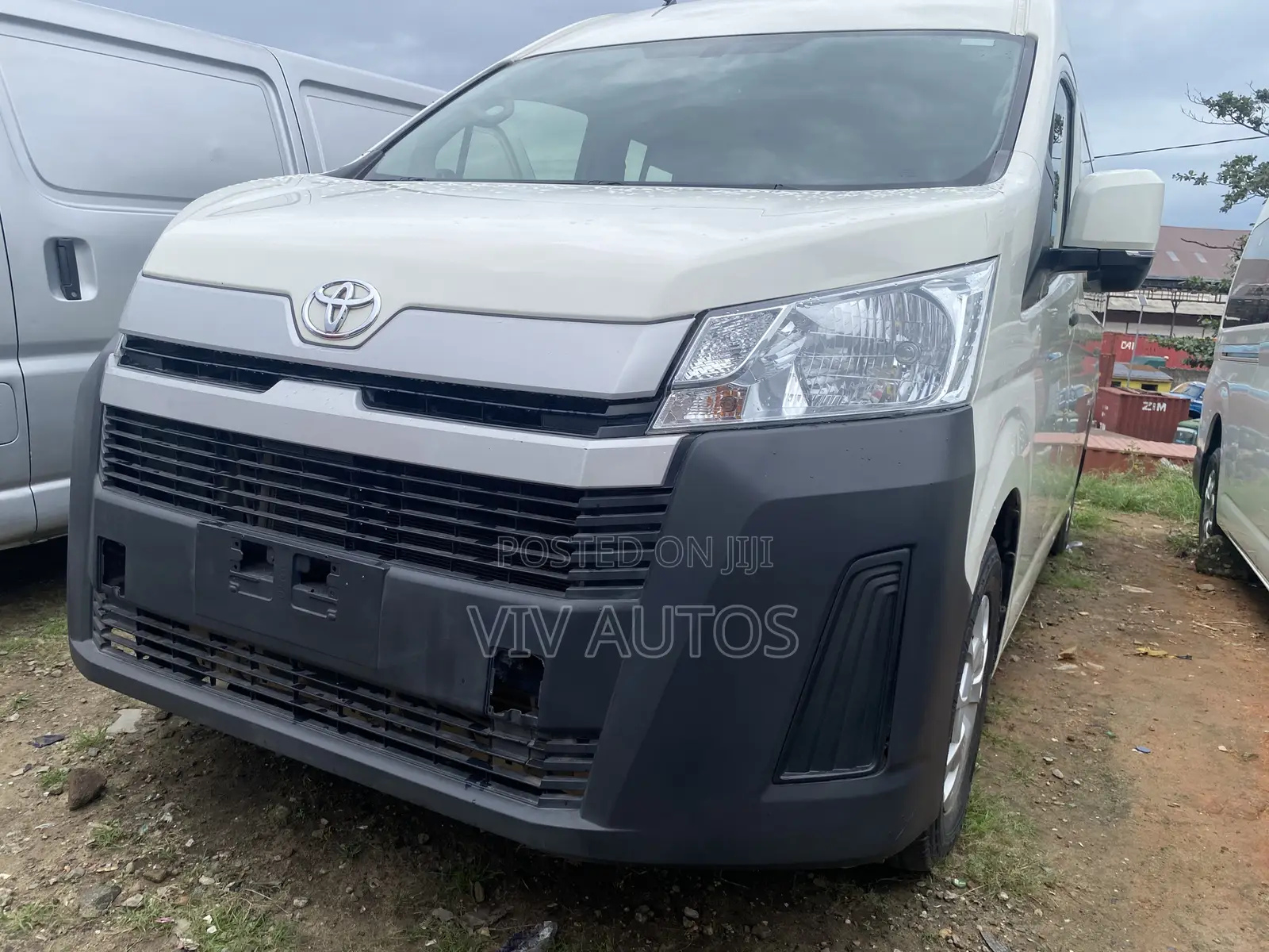 Toyota HiAce 2021 White